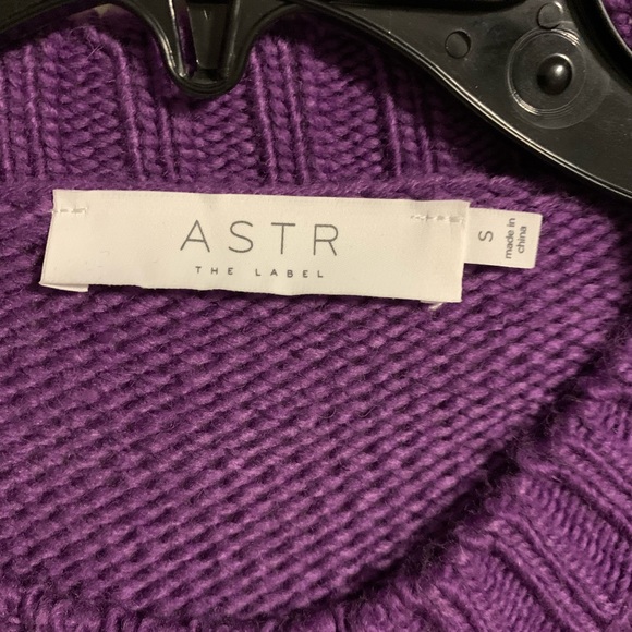ASTR Women’s Long Sleeve Basketweave Sweater - Picture 3 of 3